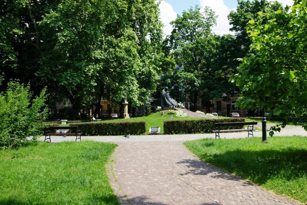 Attractive Apartment Oldtown Near Thetrain Station Cracóvia Exterior foto